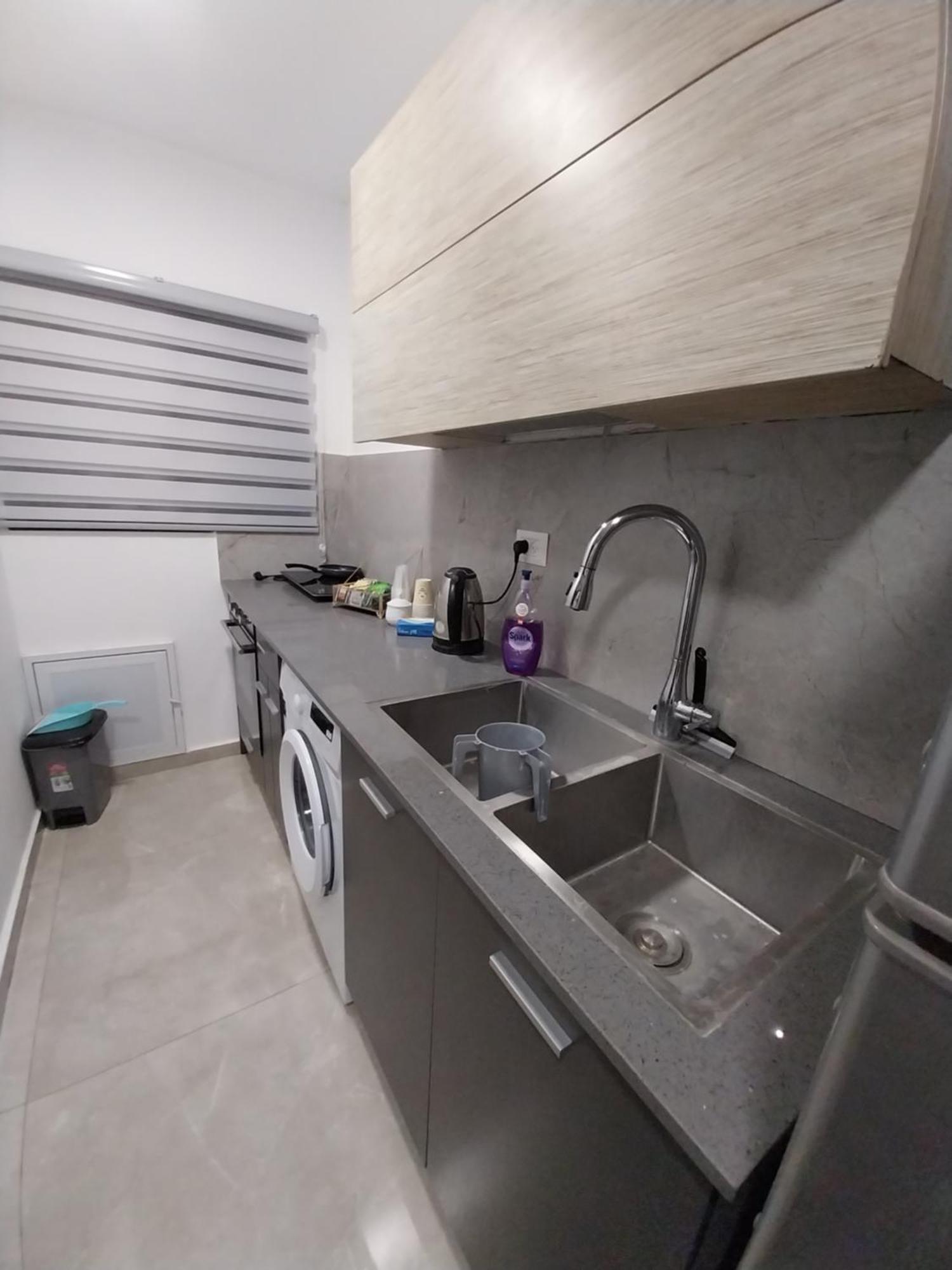 Apartamento שירת דבורה בבני ברק Giv'at Shemu'el Exterior foto
